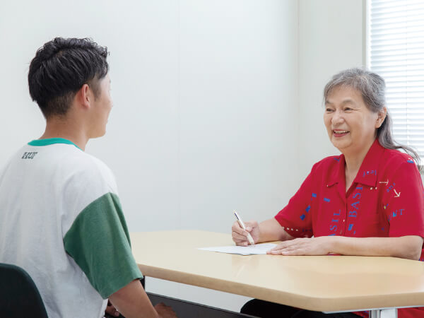 6就職担当による 民間企業就職サポート!