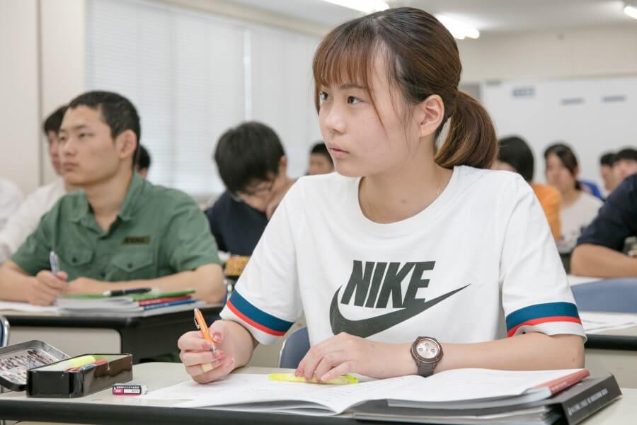 公務員科 女性生徒