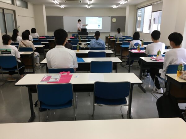 九州国際情報ビジネス専門学校学校説明会1